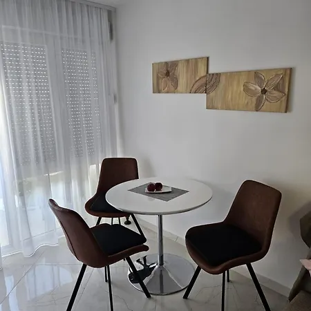 Frane Apartment *
